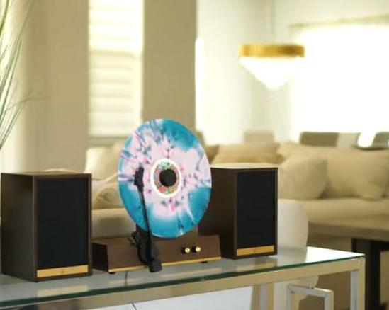 Играй винил вертикально: представлен проигрыватель пластинок Fuse GLD / Hi-Fi и цифровой звук / iXBT Live