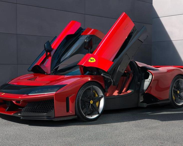 Ferrari представила новый гиперкар F80, который имеет все шансы стать легендарным / Автомобили, транспорт и аксессуары / iXBT Live