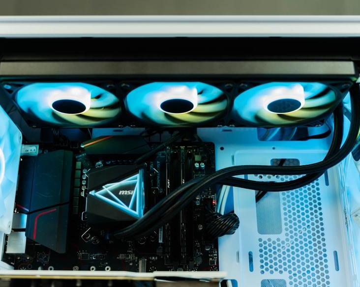 Обзор системы жидкостного охлаждения MAG CoreLiquid I360 от компании MSI / Корпуса, БП, ИБП, охлаждение, сетевые фильтры / iXBT Live